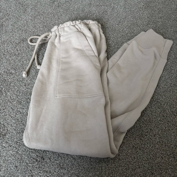 Abercrombie and Fitch Ruffle Waist Joggers - Picture 5 of 7